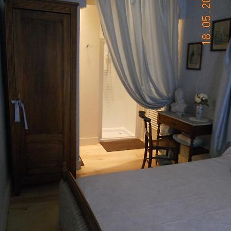 Les Drapiers De Villenouvelle Μοντωμπάν Δωμάτιο φωτογραφία