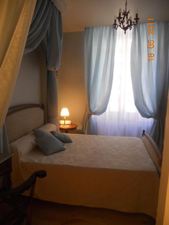 Les Drapiers De Villenouvelle Μοντωμπάν Δωμάτιο φωτογραφία